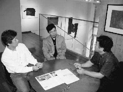 �C���^�r���[���i