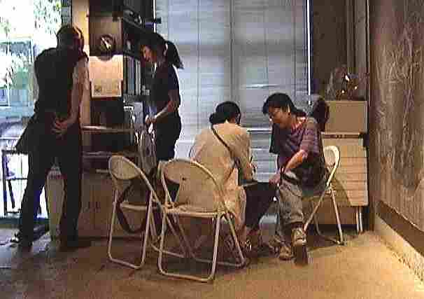 ���q���i